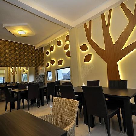 Spencer Green Hotel Batu  Exteriör bild