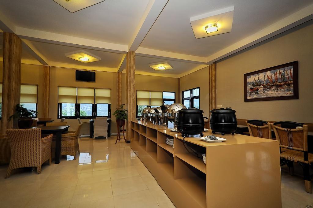 Spencer Green Hotel Batu  Exteriör bild