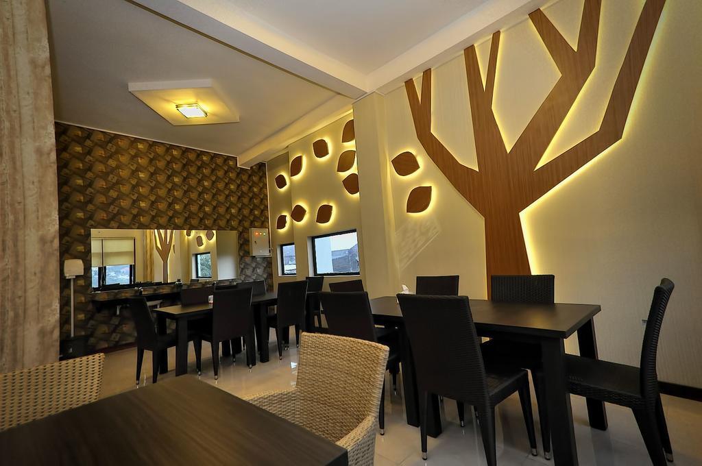 Spencer Green Hotel Batu  Exteriör bild